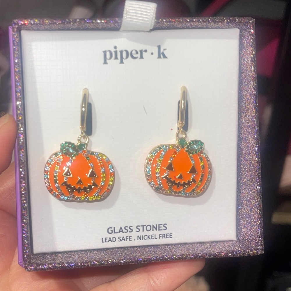 Piper.k earrings 🎃🍊🧡